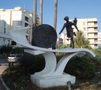 Памятник испанской песете