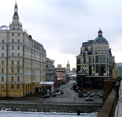 Вид улицы Балчуг с Большого Москворецкого моста