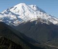 Вулкан Рейнир — высшая точка штата Вашингтон, 3-я по высоте гора в США[en].