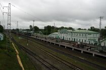 Общий вид станции (в сторону Москвы), включая боковые пути 2012 г.