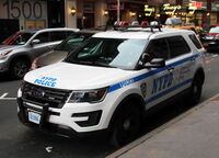 Новый автомобиль полиции: Ford Explorer 2016 года выпуска, им активно заменяется версия 2014 и 2005 годов.