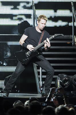 Nickelback @ Perth Arena (17 11 2012) (8260174327).jpg