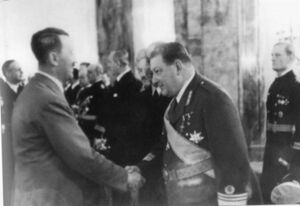 Николай Реэк (справа) и Адольф Гитлер
