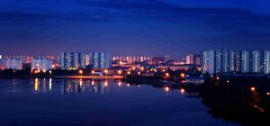 Nizhnevartovsk, lake Komsomolskoye skyline.jpg