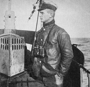 Оберлейтенант Дёниц на подводной лодке U-39 во время Первой мировой войны