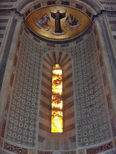 Алебастровое окно в соборе Орвието (XIV век), Орвието, Умбрия, Италия