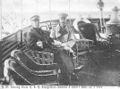 Король Оскар II и наследный принц Густав ждут императора Вильгельм II на борту яхты.
