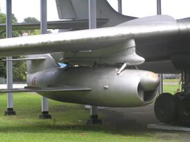 КС-1 под крылом Ту-16КС ВВС Индонезии в музее ВВС в Джокьякарте
