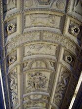 Потолок лестницы Генриха II в Лувре, архитектор Пьер Леско (1546—1553)