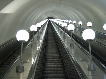 Эскалатор на станции «Парк Победы»