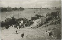 Peipsi laevastik Pihkva sadamas linna vallutamise ajal.jpg