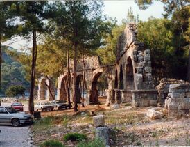 Руины акведука, съёмка 1991 года