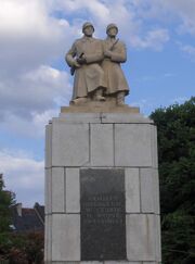 Pomnik Bohaterow w Slubicach 2.jpg