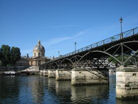 Мост Искусств с Институтом Франции на заднем плане