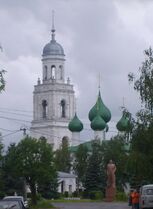 Троицкий собор на центральной площади Пошехонья
