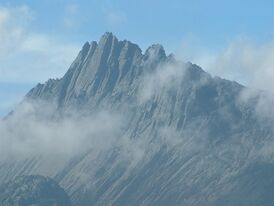 Гора Пунчак-Джая