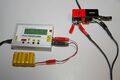 Универсальное зарядное устройство для заряжания малогабаритных аккумуляторов и аккумуляторных батарей разного типа и формфактора с автоматической и ручной предустановкой режимов заряда