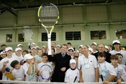 Президенты России и Татарстана Дмитрий Медведев и Ментимер Шаймиев в «Казанской академии тенниса», октябрь 2009 года