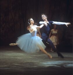 Марина Кондратьева и Марис Лиепа, I акт балета «Жизель», 1972.