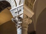 Капитель базилики Сант-Аполлинаре-Нуово в Равенне