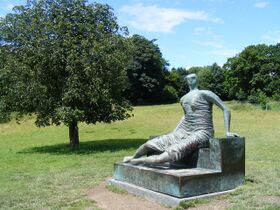 Reclining Figure at Yorkshire Sculpture Park - geograph.org.uk - 519117.jpg