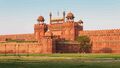 Красный форт, построенный Шах-Джаханом, — памятник Всемирного наследия ЮНЕСКО