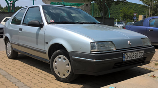 Трёхдверный хэтчбек Renault 19 (1988—1992)