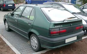 Renault 19 (1992—1996). Вид сзади