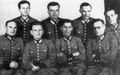 Шухевич сидит второй слева среди старшин батальона «Нахтигаль»