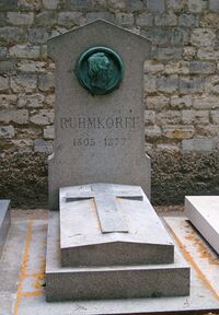 Могила Румкорфа в Париже