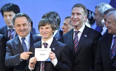 Россия получила право на проведение чемпионата мира по футболу 2018 года, 2010 год