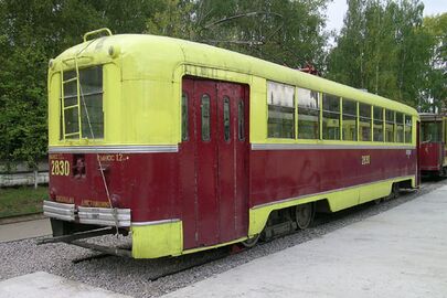 Трамвайный вагон РВЗ-6М2. Вид сзади справа