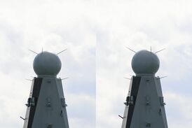 Композиционная фотография с интервалом между снимками менее одной секунды, демонстрирующая вращение антенны РЛС Sampson (2012)