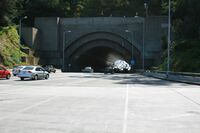 Тоннель, соединяющий две части моста Сан-Франциско-Окленд Бей-Бридж.