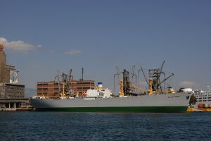 SS Hellas Liberty в порту Пирей, Греция после восстановления (2010)