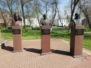 Памятники Героям Советского Союза