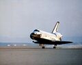 STS-41-C приземляется на взлётно-посадочную полосу 17, Эдвардс Air Force Base, 13 апреля, 1984.