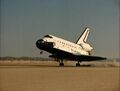 Окончание миссии STS-51J: посадка шаттла на авиабазе Эдвардс