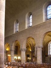 Интерьер приходской церкви греко-католиков мелькитского толка Сен-Жюльен-ле-Повр (1170—1220)