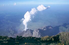 Активность вулкана Санта-Мария (21 августа 2004 г.).