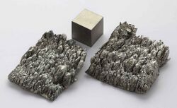 Scandium sublimed dendritic and 1cm3 cube.jpg