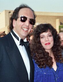 Эллис Бисли со своим мужем — актёром Винсентом Скьявелли (20 сентября 1987)