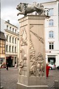 Памятник Генриху Льву и его деяниям