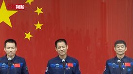 Тан Хунбо, Не Хайшэн, Лю Бомин (слева направо)