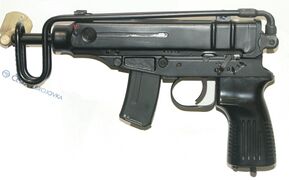 Škorpion vz. 61:" 0"-предохранитель, "1" - одиночные, "20' - автоматический огонь)
