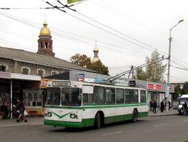 ЗиУ-682 №060 (ныне списан) на конечной остановке "Железнодорожный вокзал"