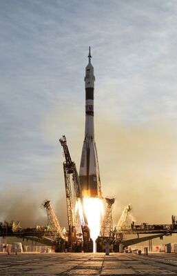 Ракета-носитель «Союз-ФГ» при запуске космического корабля «Союз ТМА-5»