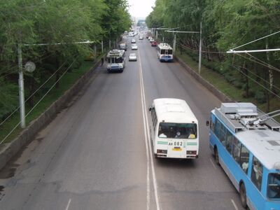 Вид с ж/д моста на улицу Худайбердина