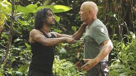 Саид безуспешно пытается убить Человека в чёрном (в облике Локка) кинжалом, который ему дал Доген.