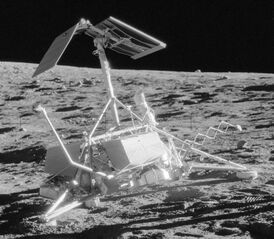 «Сервейер-3» на Луне. Фотография Алана Бина через два года после посадки аппарата